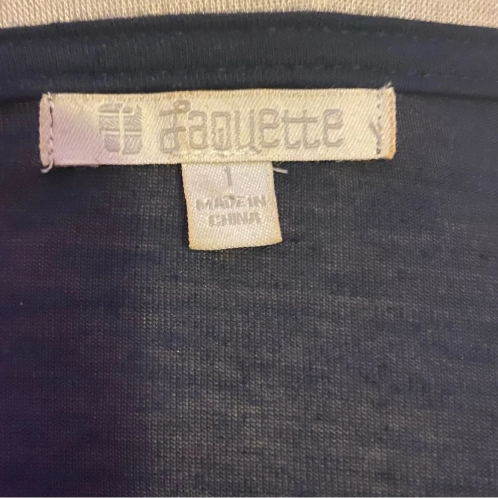 Laquette sleeveless blouse with flowers on the shoulder and silk panel on front - Picture 3 of 7